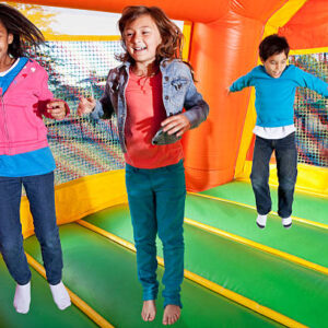 השכרת 3 מתנפחים ודוכן אוכל ללא מפעיל